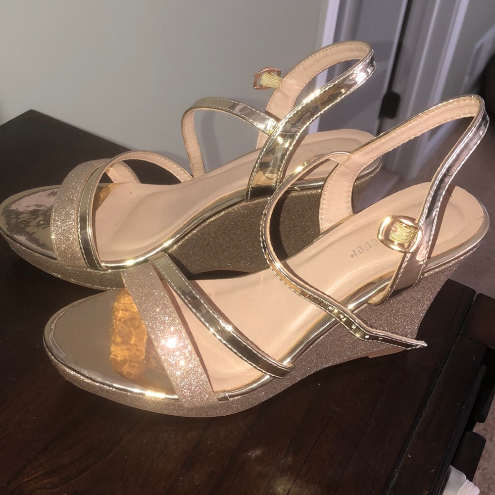 Sparkly gold wedge shoes